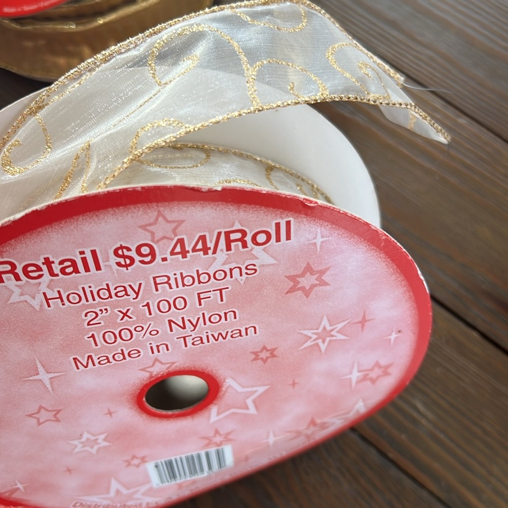 15 rolls of Christmas holiday wired, ribbon and regular gold green, white & more - Picture 3 of 12